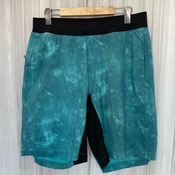 🥂HPLululemon men‘s T.H.E. Linerness 9” athletic running🏃 workout short Size L - Picture 1 of 17